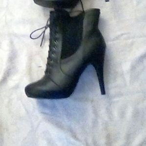 Nature breeze black boot size 8